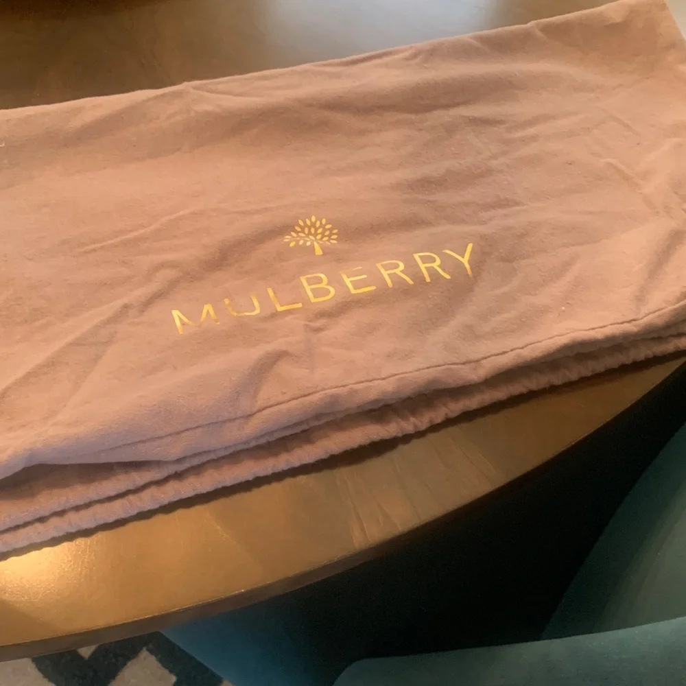 Mulberry Willow tote with zip out clutch - Picture 8 of 8